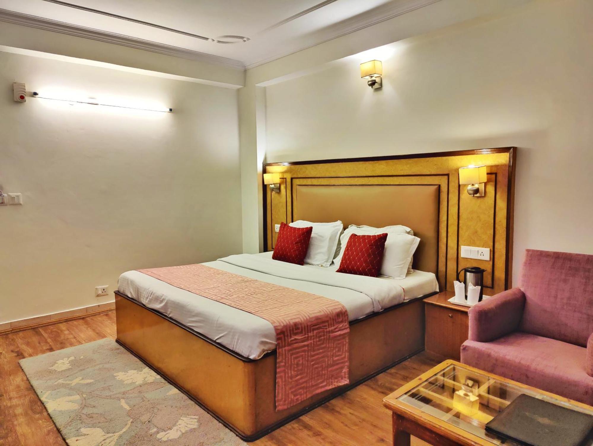 Surya International Hotel Manali Near Mall Road Εξωτερικό φωτογραφία