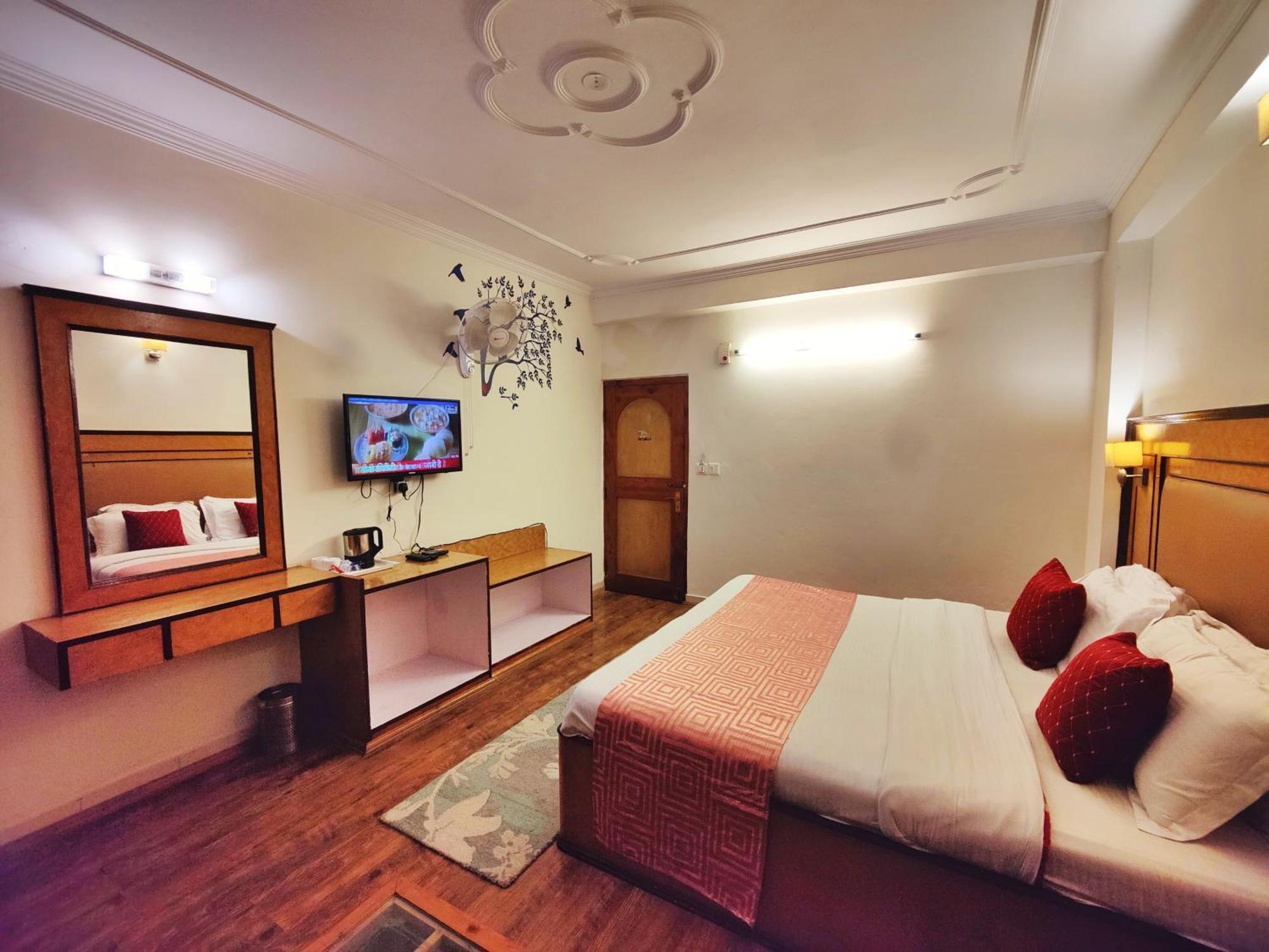 Surya International Hotel Manali Near Mall Road Εξωτερικό φωτογραφία