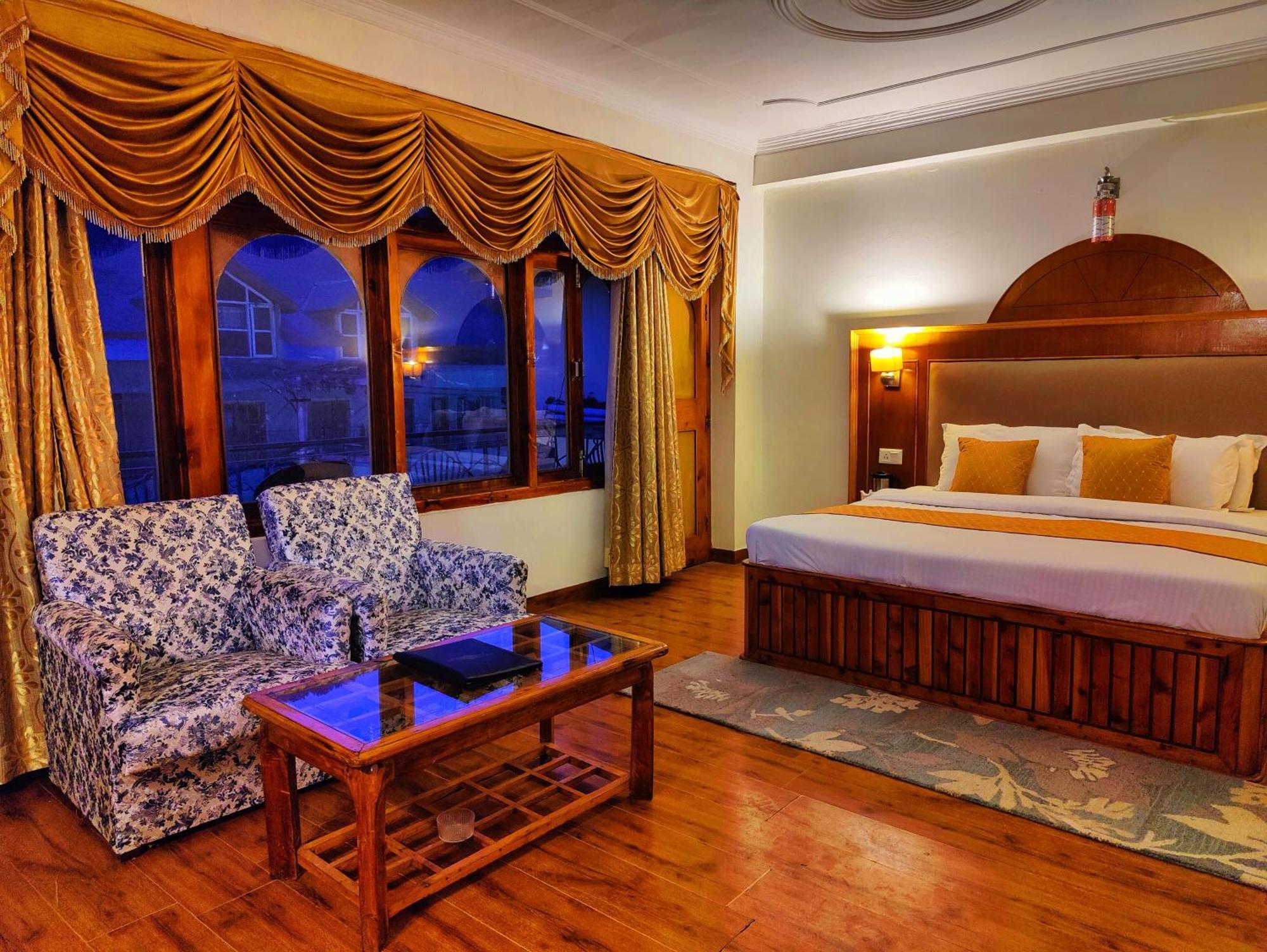 Surya International Hotel Manali Near Mall Road Εξωτερικό φωτογραφία