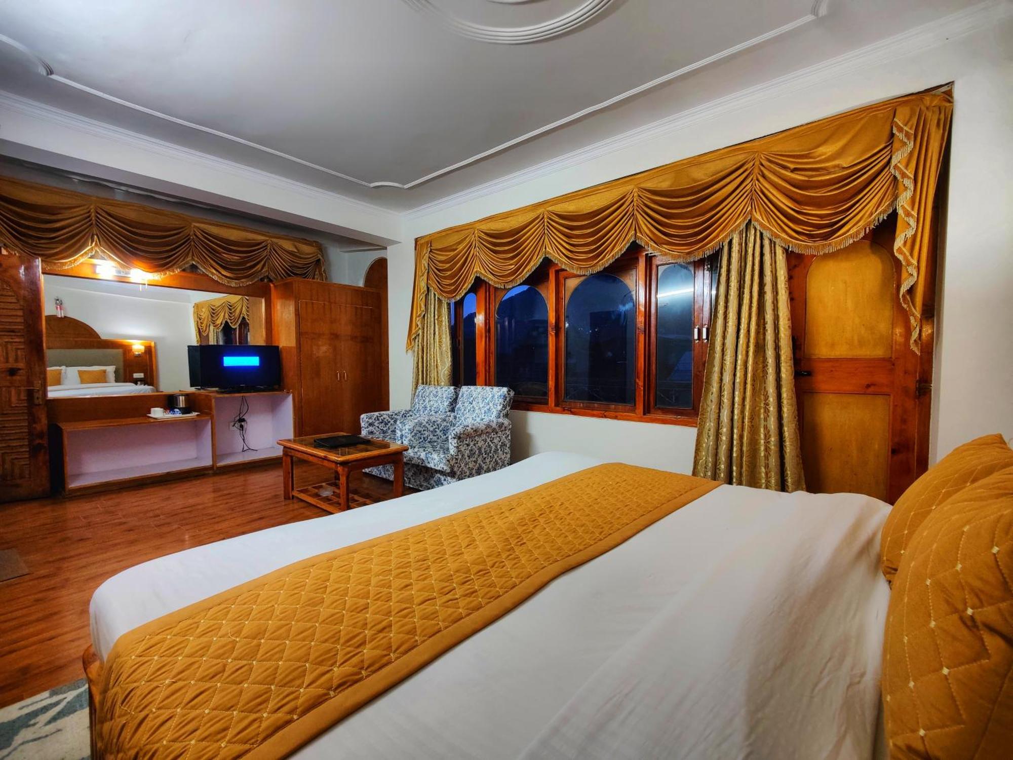 Surya International Hotel Manali Near Mall Road Εξωτερικό φωτογραφία