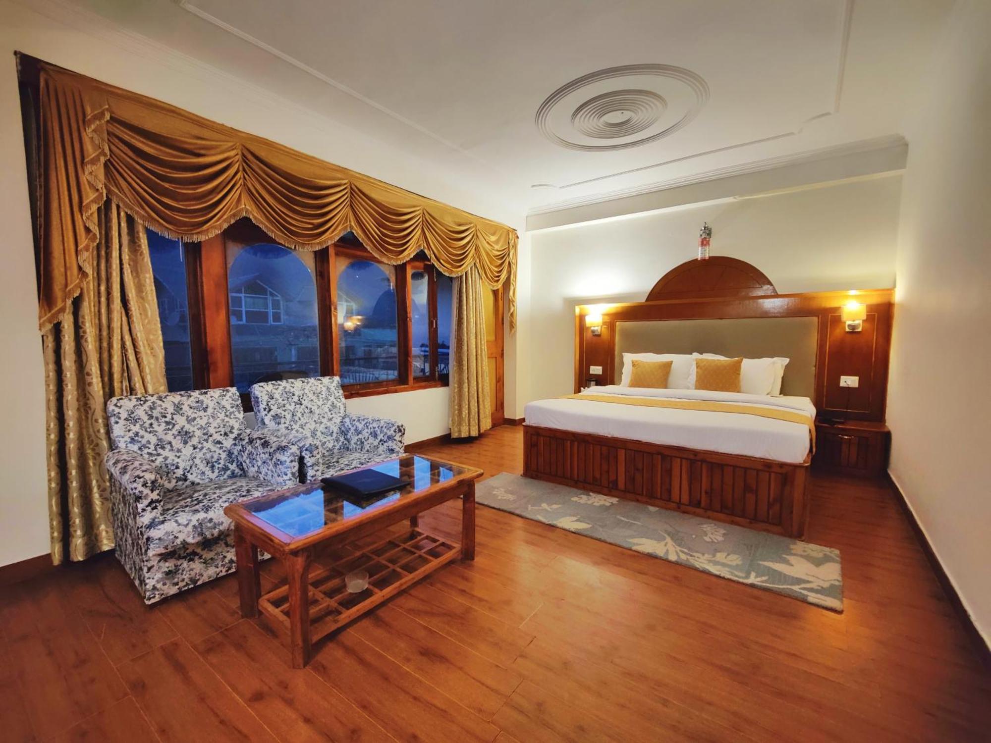 Surya International Hotel Manali Near Mall Road Εξωτερικό φωτογραφία